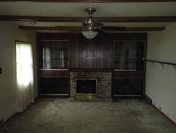 3rd image of 614 W Marion St
