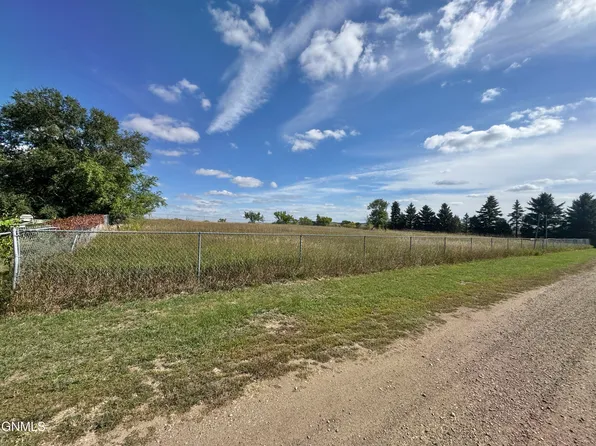 6360 8th Ave, Mandan, ND 58554