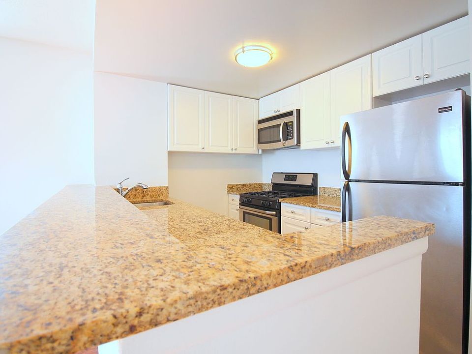 1st image of 225 8th Ave #9G