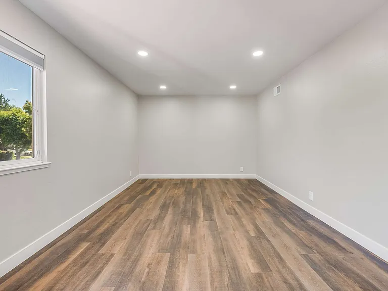 3147 Shriver Dr — Photo 25