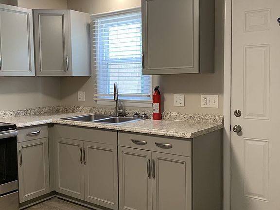 5th image of 230 Garman Dr #3