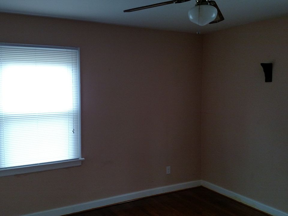 2nd image of 211 S Milford Dr