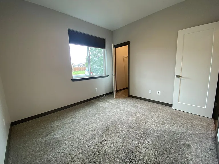 108 W Greenfield Ave — Photo 36