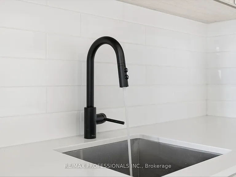 1185 Dupont St #1001 — Photo 5