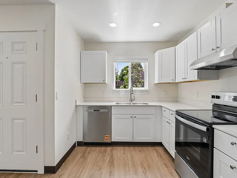 Cottages at Laurel — Photo 104