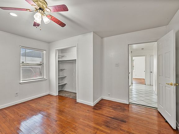 4th image of 1017 E Spurgeon St