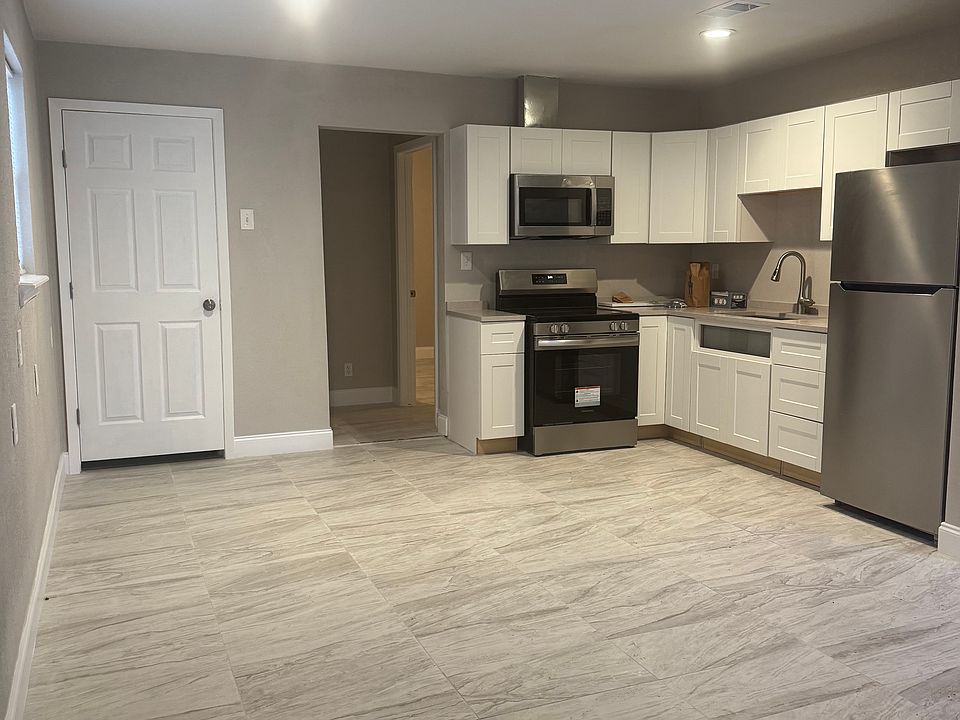 1st image of 307 Maple Ave