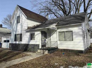 114 S Altona St, Holstein, IA 51025