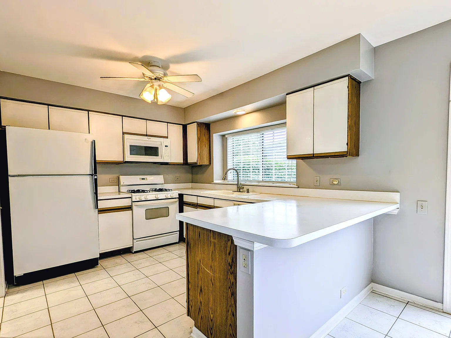 3 bed, 1446 sqft, $2,650 — Photo 3