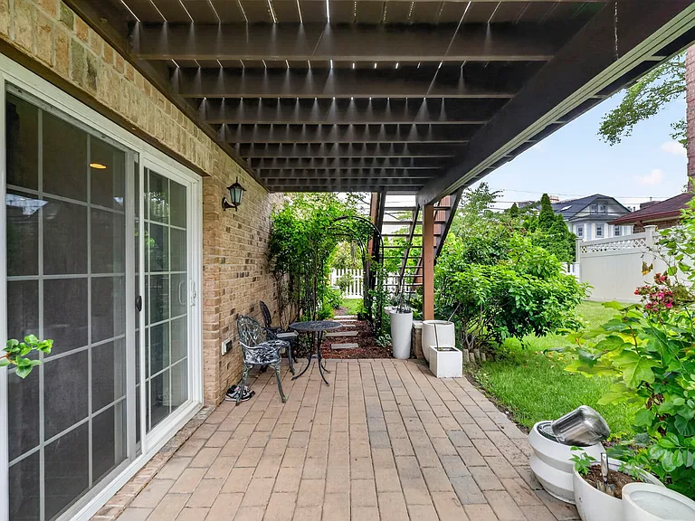 809 Edgewood Ln — Photo 35