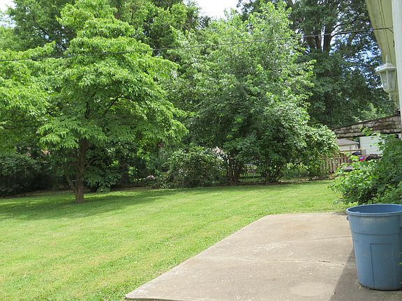 5th image of 608 N Bond Ave