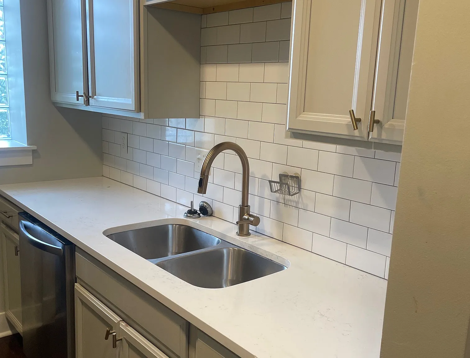1222 William Howard Taft Rd — Photo 1