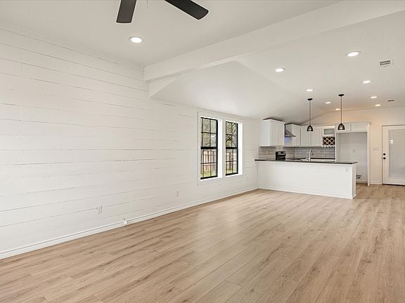 4th image of 500 Tolar Cemetery Rd