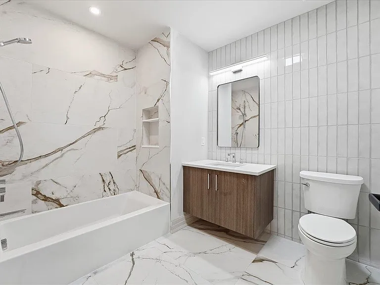 931 Madison St #307 — Photo 12
