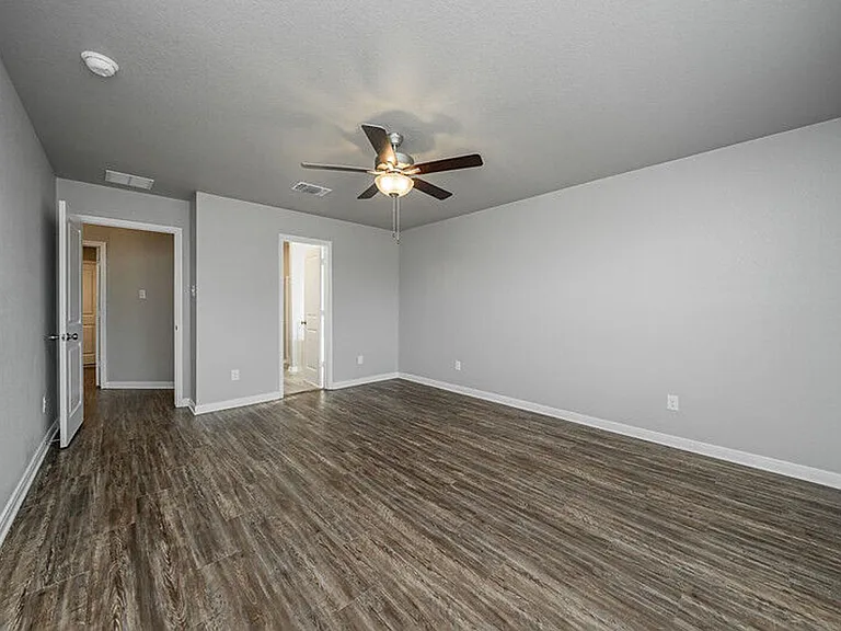 1362 Kingsgate Dr — Photo 19