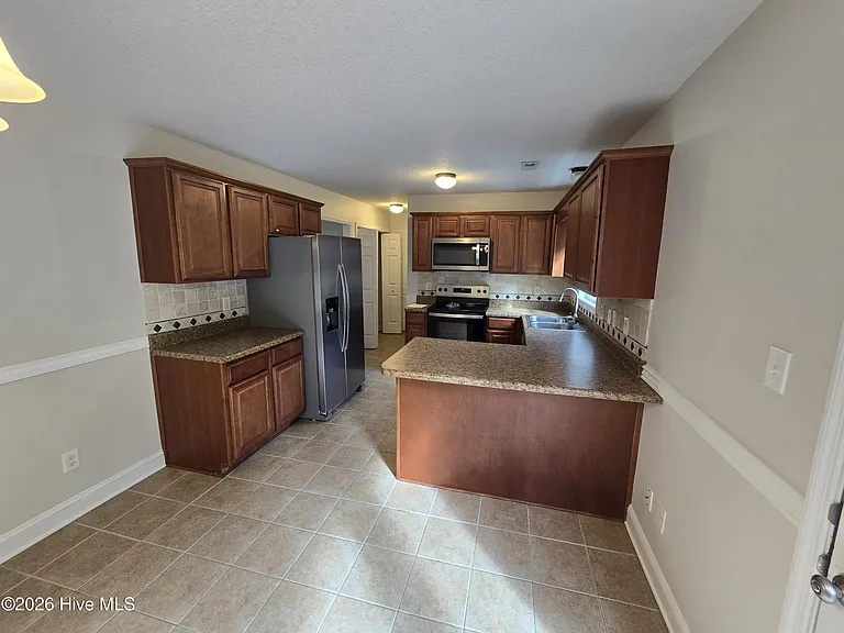 305 Cabin Cir — Photo 5