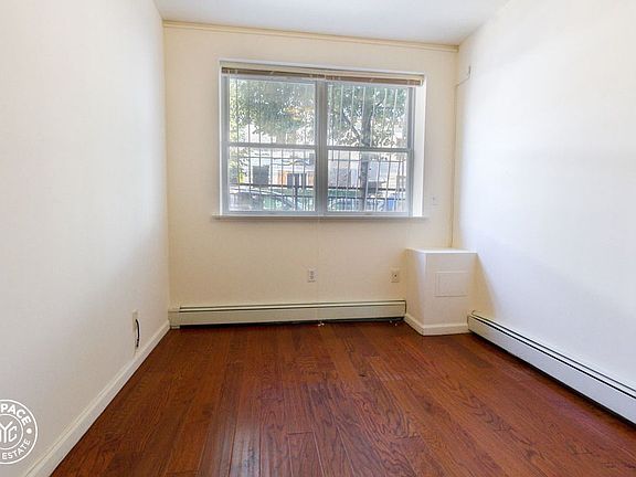 4th image of 1352 Dekalb Ave APT 2