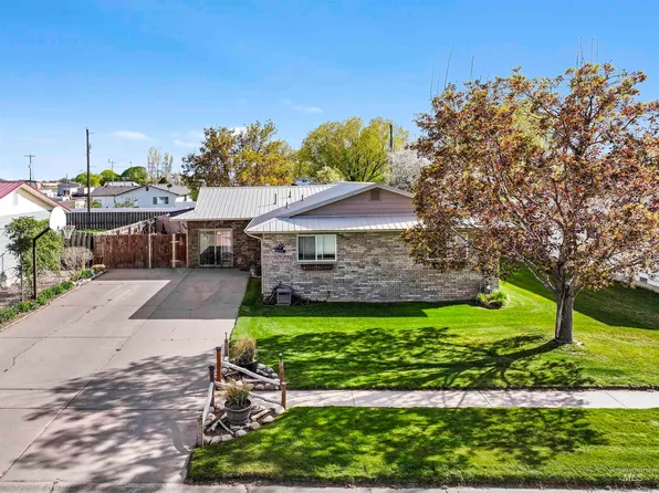 603 6th Ave E, Wendell, ID 83355