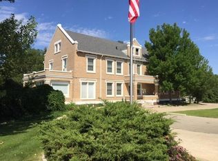 605 Collins Ct, Mandan, ND 58554