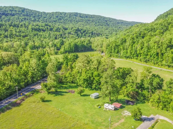 135 Frost Bottom Church Ln, Oliver Springs, TN 37840