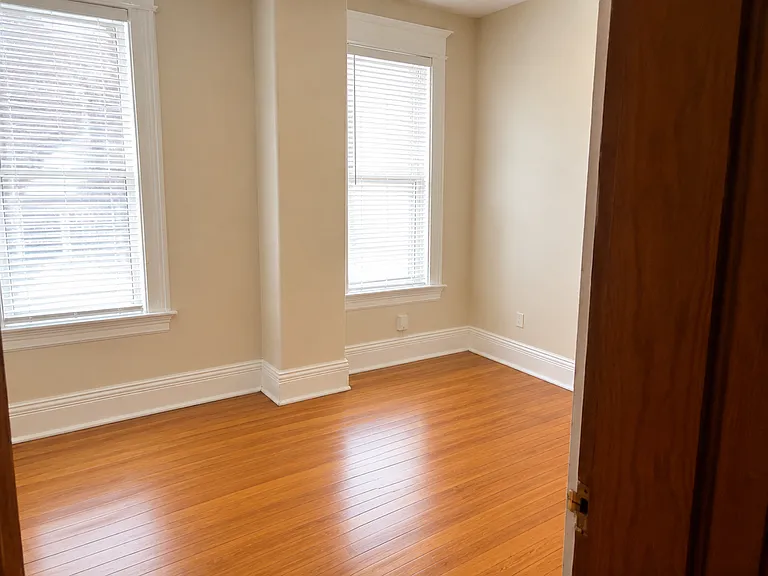 2063 Sherwood Ave Louisville, KY 40205 — Photo 7
