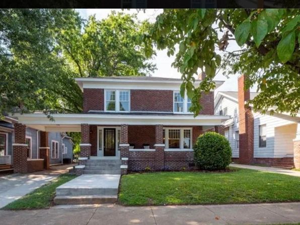 1218 N Main St