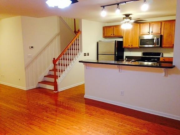 4th image of 4808 Willow Brook Ln
