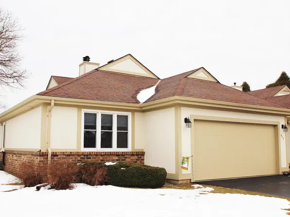 627 W Aspenwood Ct #71, Bayside, WI 53217