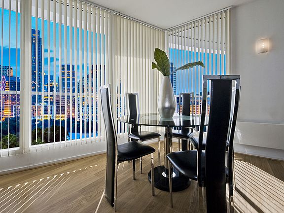 Real view.  3D dining.