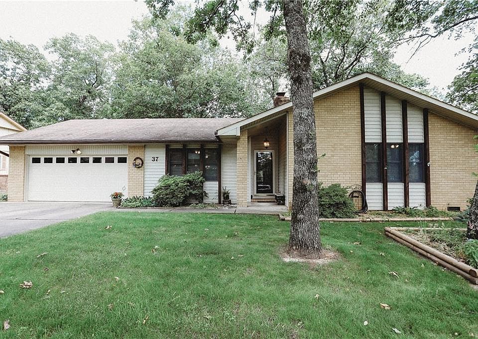 1st image of 37 Kensington Dr