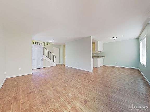 5th image of 2353 Redwood Dr