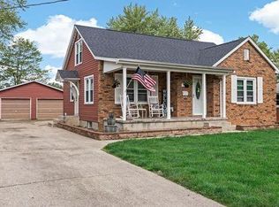 811 N Cleveland St, Effingham, IL 62401