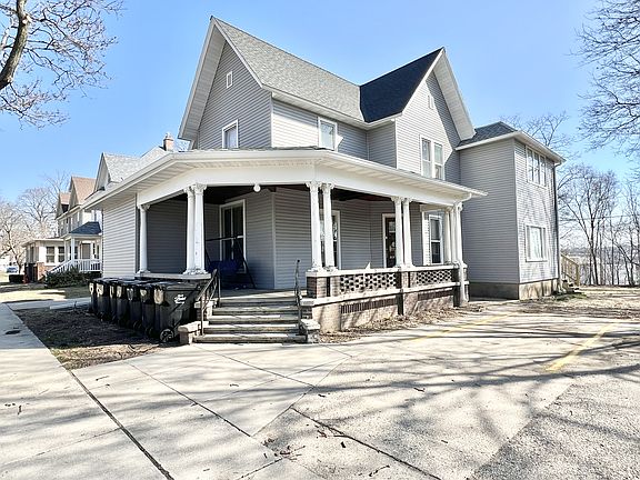 3rd image of 747 Parker Ave