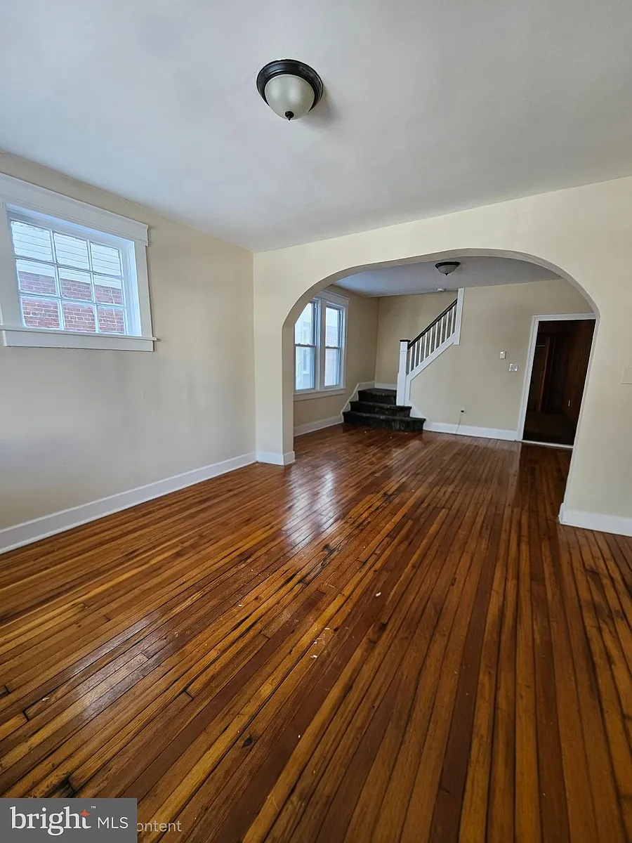 Building Photo - 219 Woodlawn Ave