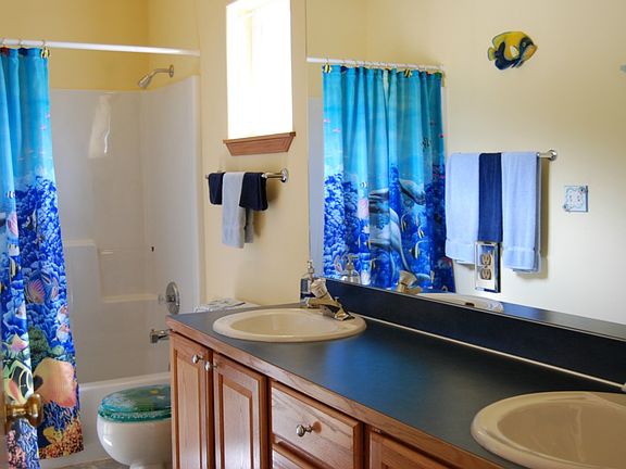 5th image of 429 Lake View Dr