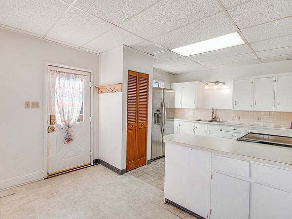 Spacious kitchen with brand new fridge and stove!