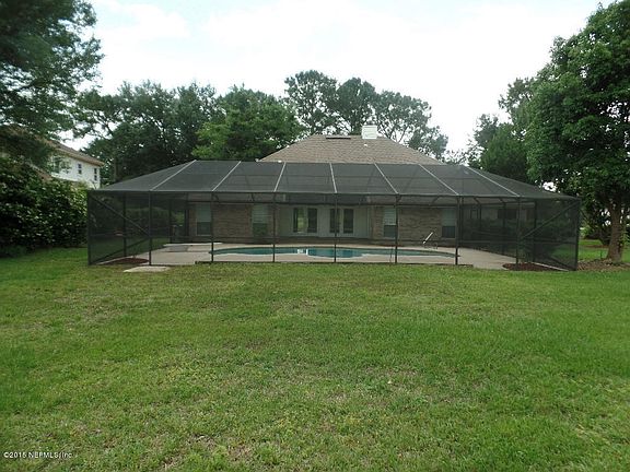 3rd image of 1634 Colonial Dr