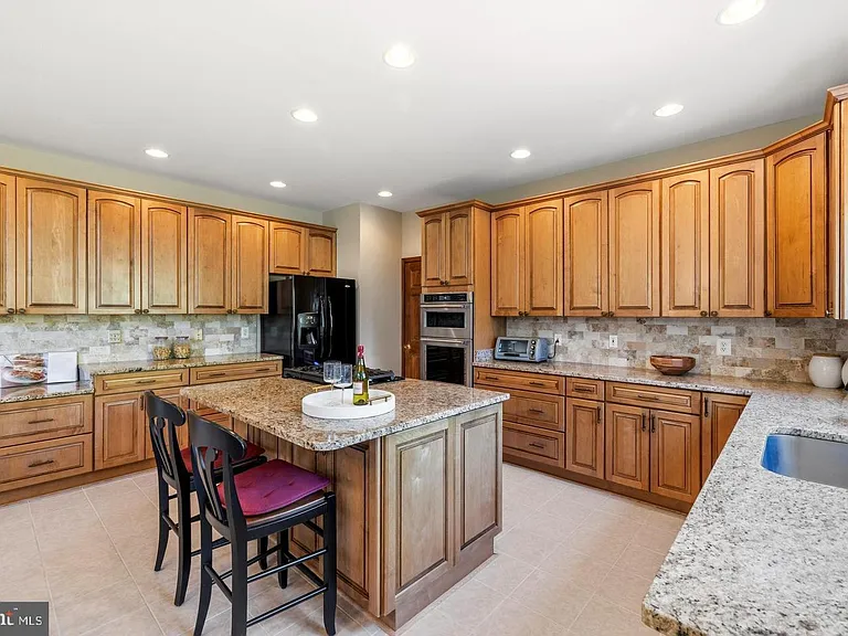 21916 Bellair Ct — Photo 2