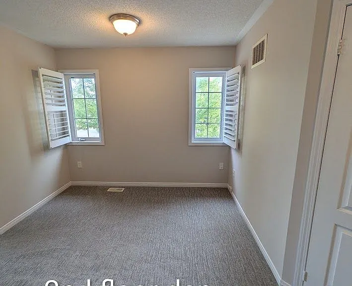 115 Elliottglen Dr — Photo 10