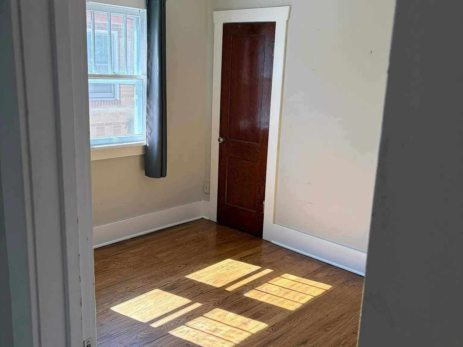 2072 S Corona St — Photo 4