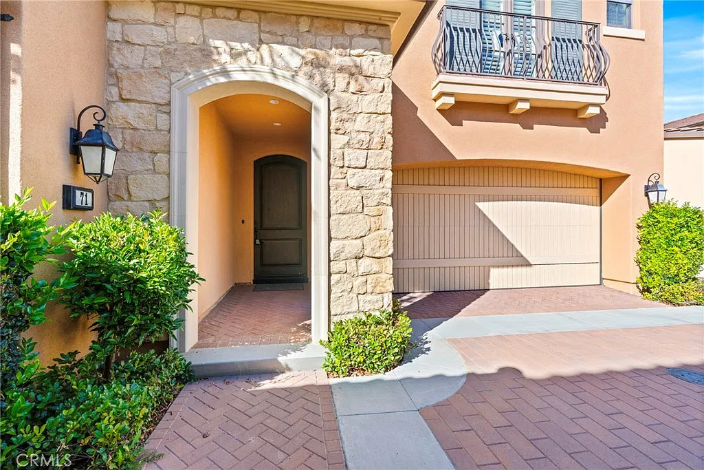 4 bed, 2246 sqft, $6,500 — Photo 2