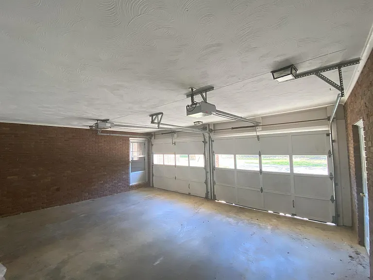 2400 E Blackstock Rd — Photo 28