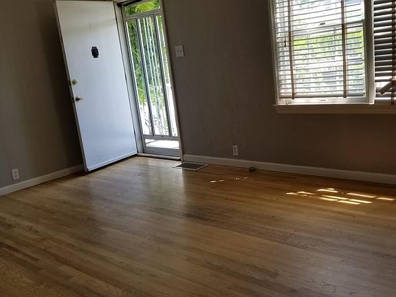 3rd image of 1327 Watt St