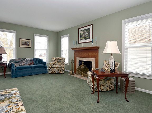 4th image of 1705 Green River Dr