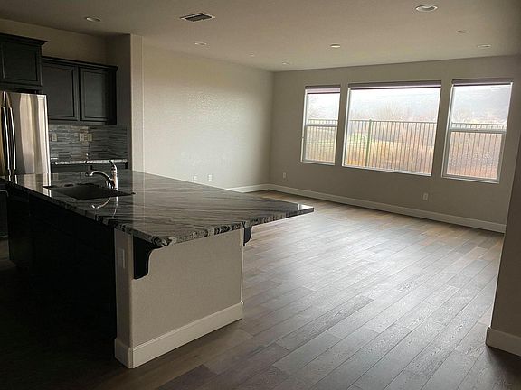 4th image of 7532 Pesaro Dr