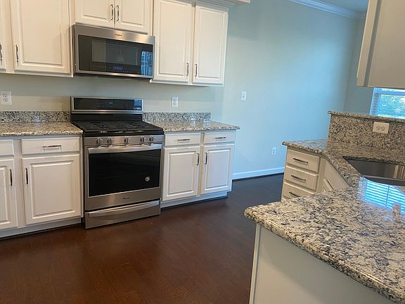 Kitchen - Main Level