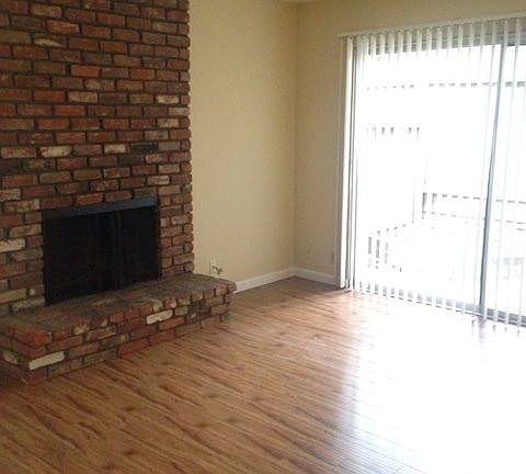 3rd image of 3624 H St APT 39