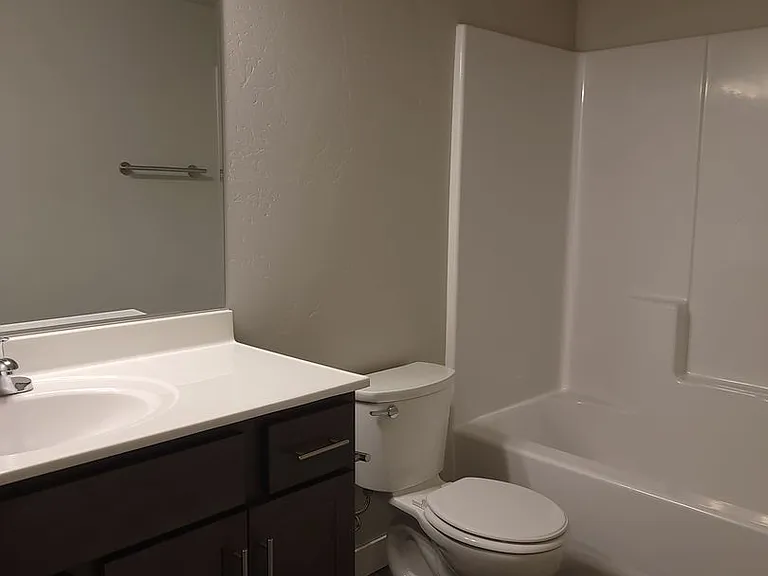 190-196 McGriff Way — Photo 10