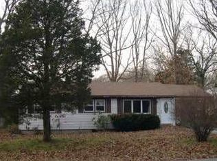 10 Beatrice Dr, North Kingstown, RI 02852
