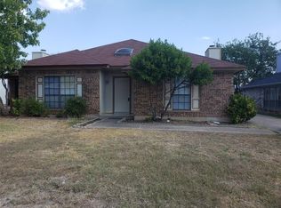 2533 Summer Place Dr, Arlington, TX 76014